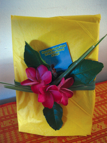 Yellow Gift Wrapping Book